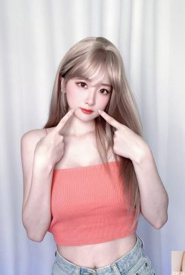 「薇薇」 姣好身材又白又嫩 完美到犯規 (10P)