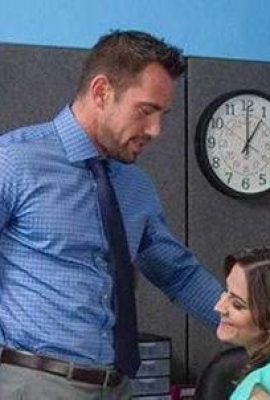 迫不及待的門都沒有關緊和秘書在辦公室發生性關系 (21P)