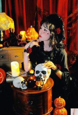 玫瑰女巫 遲白 (32P)