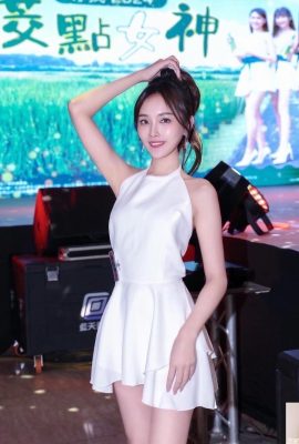 「雪兒」反差的魅力 性感藏於不言之中 (10P)