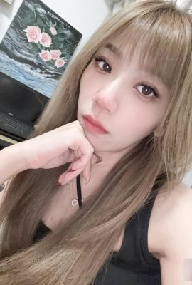 「茉茉」精緻美人魅力噴發 滿身是誘惑 (10P)