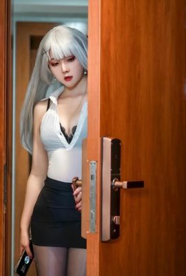 [網路收集] Natsuko夏夏子 – OL灰機杯 [50P]