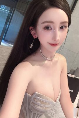 「Amilus Hu」渾圓飽滿身材火辣 小露心機勾引你 (10P)