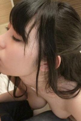 爆乳人妻，非要在廚房中出內射才過瘾，包養一個吧 (11P)