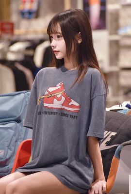 「YY」氣質微笑加上完美胴體曲線 一看就被迷暈 (10P)