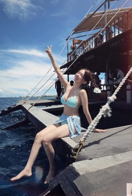 海邊熱浪來襲！kimi_0531展現白皙肌膚與比基尼的青春誘惑 (13P)